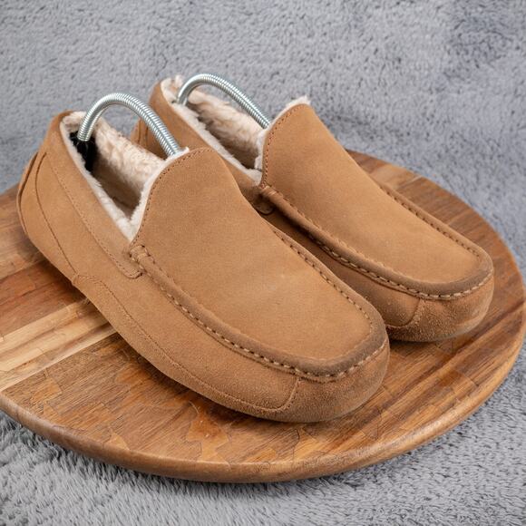 UGG Men's Size 11 Ascot Slippers 1101110 Shoes Sheepskin Suede Chestnut Driving - Picture 1 of 8
